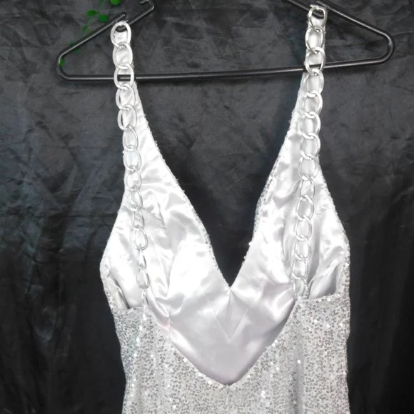 PENDING SALE 🌙 NIGHTMOVES Woman's size 10 Silver sequin formal mini dress - Picture 5 of 16